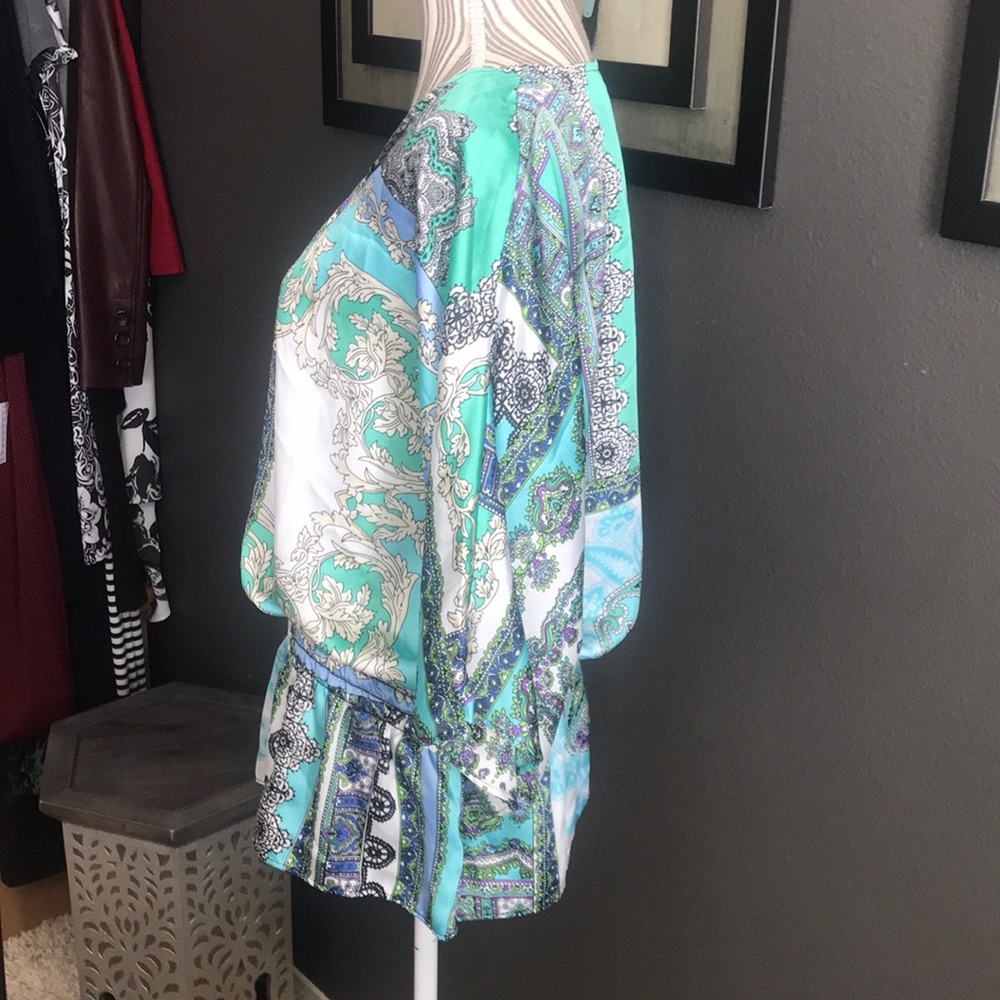 🔥 1 hr SALE - Chico’s stunning top - Picture 4 of 6